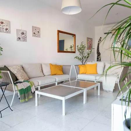 Paradise Gardens Pool View パ フォス