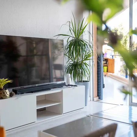 Paradise Gardens Pool View アパート *