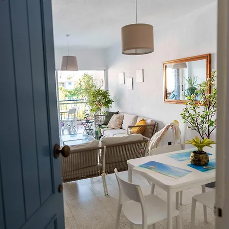 Paradise Gardens Pool View Apartment
