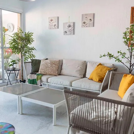 Paradise Gardens Pool View Apartmán