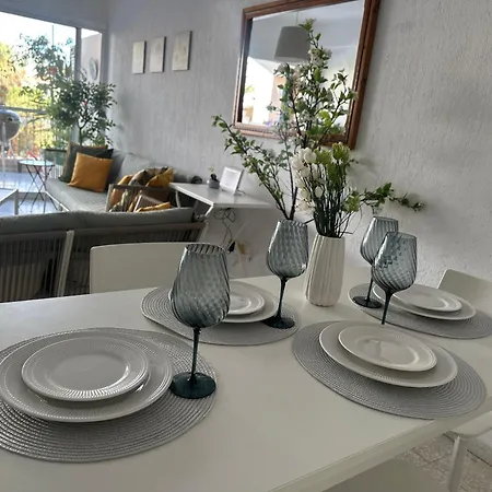 Paradise Gardens Pool View Apartmán *