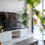 Paradise Gardens Pool View Apartment *